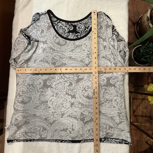 Lane Bryant Cild Shoulder Flutter Sleeves Black and White 14/16 - Picture 3 of 4